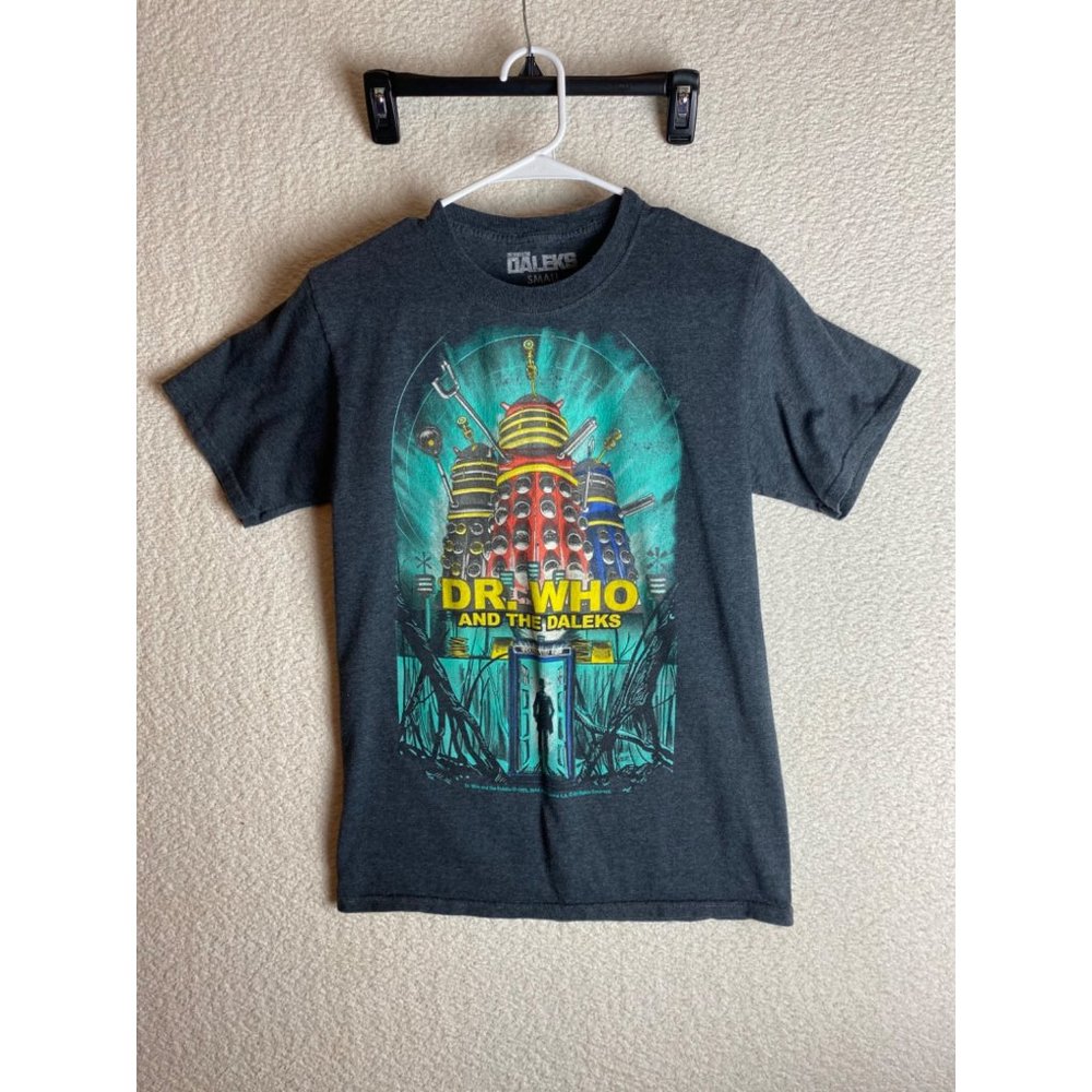 Dr Who and the Daleks Men's TShirt Gray Size Small